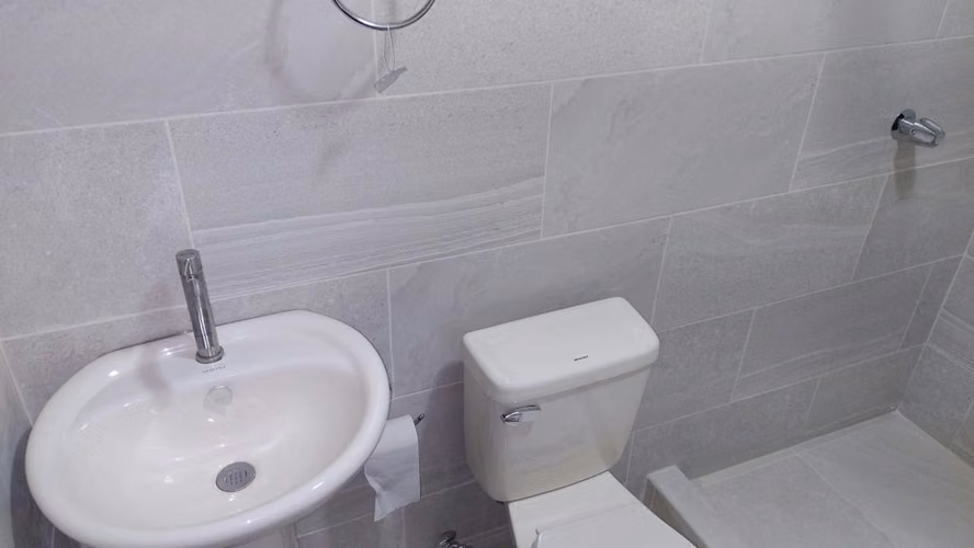 Apartamento en 2 piso, recien remodelado