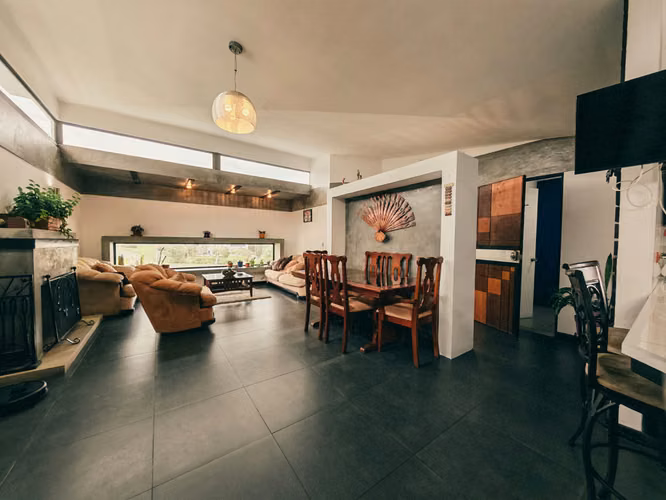 Se vende casa una planta en San Isidro de Heredia.