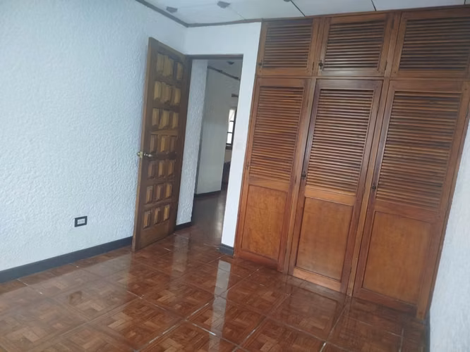 Venta casa de 1 planta en Pavas cerquita de McDonalds con patio y jardin - Imagen 9