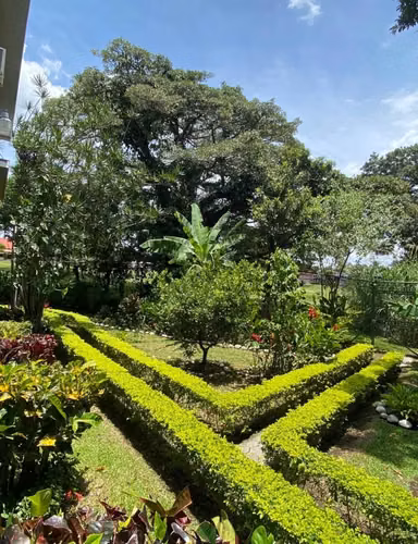 Impecable Apartamento Ejecutivo Equipado en Cariari – ¡Servicios VIP Incluidos!