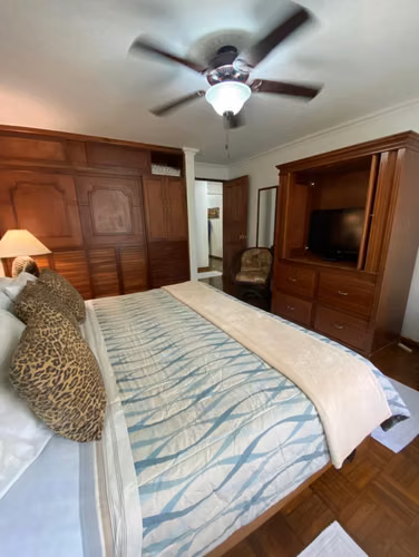 Impecable Apartamento Ejecutivo Equipado en Cariari – ¡Servicios VIP Incluidos!