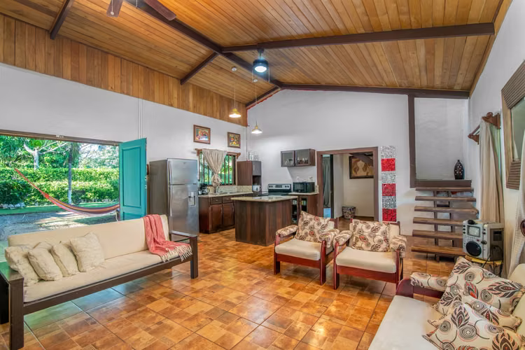 VENTA de Quinta en Guanacaste con Piscina y Uso Mixto –Santa Cruz- 27 de Abril - Imagen 10
