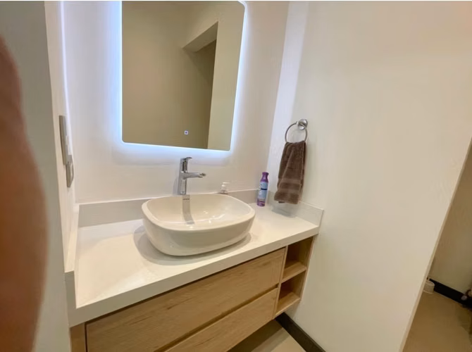 Apartamento con Terraza Privada y Vista Panorámica en Guachipelín Escazú - Imagen 19