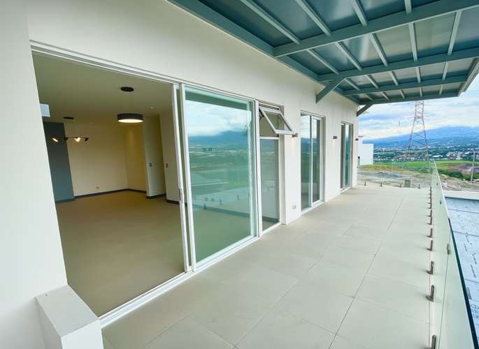 Apartamento con Terraza Privada y Vista Panorámica en Guachipelín Escazú - Imagen 10