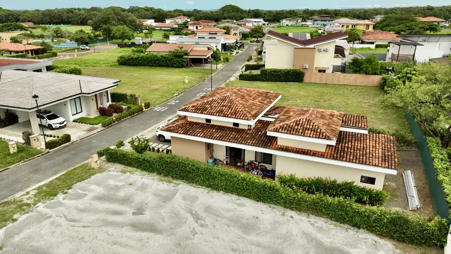 Moderna Casa en Condominio Parque del Encino – Liberia | Amplia, Elegante y Lista para Vivir - Imagen 16
