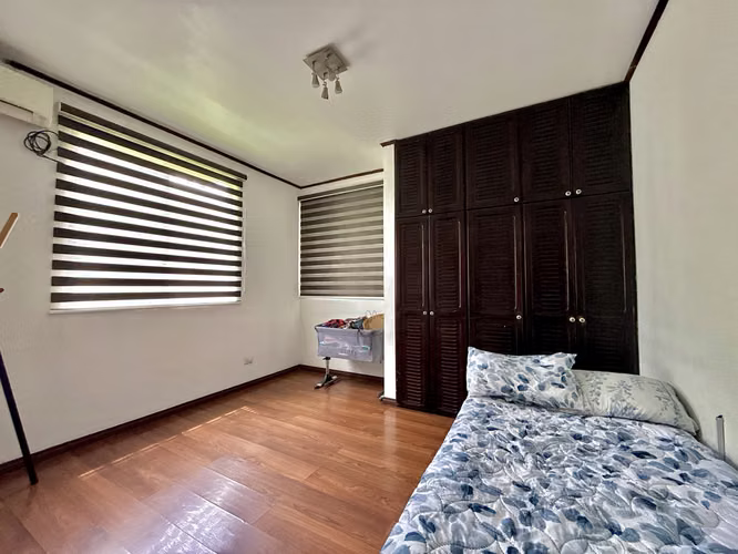 Elegancia, ubicación y vida familiar en perfecta armonía. Casa en Santa Ana - Imagen 14