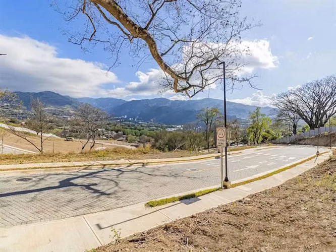 VENTA DE LOTE EN VISTA REAL - Imagen 10