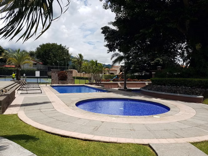 VENTA DE CASA EN CONDOMINO VIA NOVA PARA INVERSIÓN