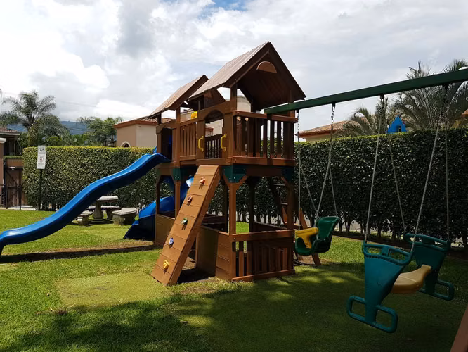 VENTA DE CASA EN CONDOMINO VIA NOVA PARA INVERSIÓN