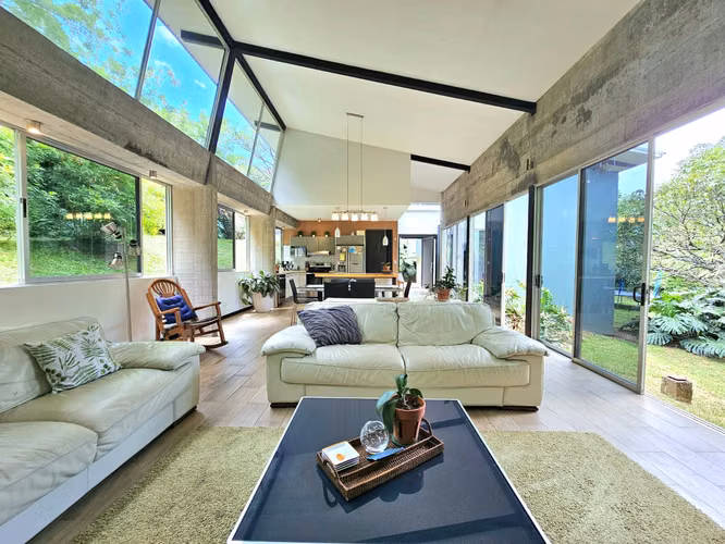 Belén - Casa Independiente - Terreno 5371m2 - Rodeada de Arboles