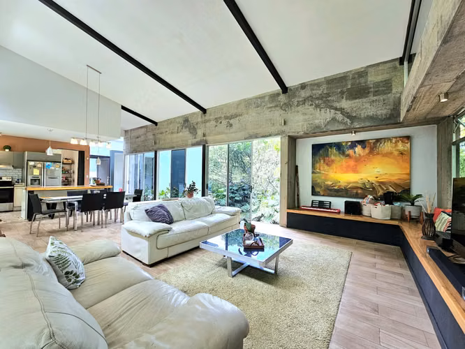 Belén - Casa Independiente - Terreno 5371m2 - Rodeada de Arboles