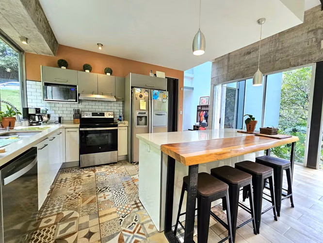 Belén - Casa Independiente - Terreno 5371m2 - Rodeada de Arboles