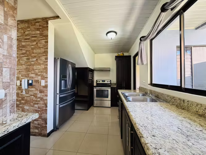 Venta de Casa de Inversión en Residencial| Rentabilidad Inmediata | 3 Habitaciones y Jardín Privado - Imagen 7