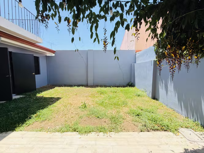 Venta de Casa de Inversión en Residencial| Rentabilidad Inmediata | 3 Habitaciones y Jardín Privado - Imagen 10