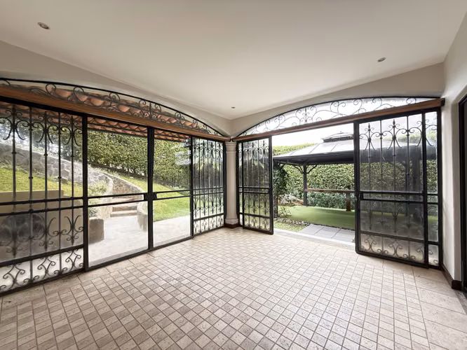 Casa en condominio de lujo para la venta en guachipelín con vista - Imagen 15