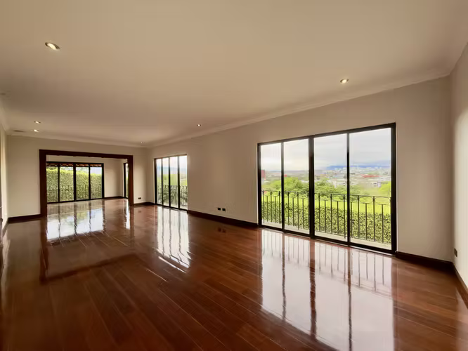 Casa en condominio de lujo para la venta en guachipelín con vista - Imagen 4