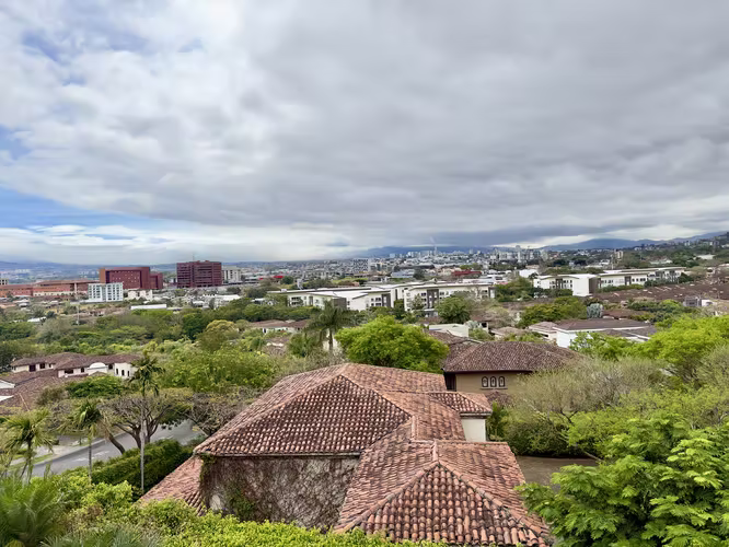 Casa en condominio de lujo para la venta en guachipelín con vista - Imagen 13