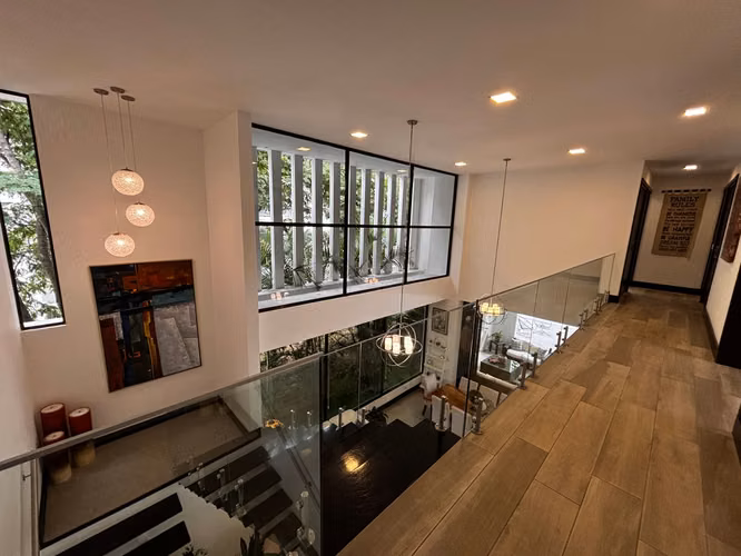 VENTA DE CASA EN BOSQUES DEL CARAO CONTEMPORÁNEA DE LUJO