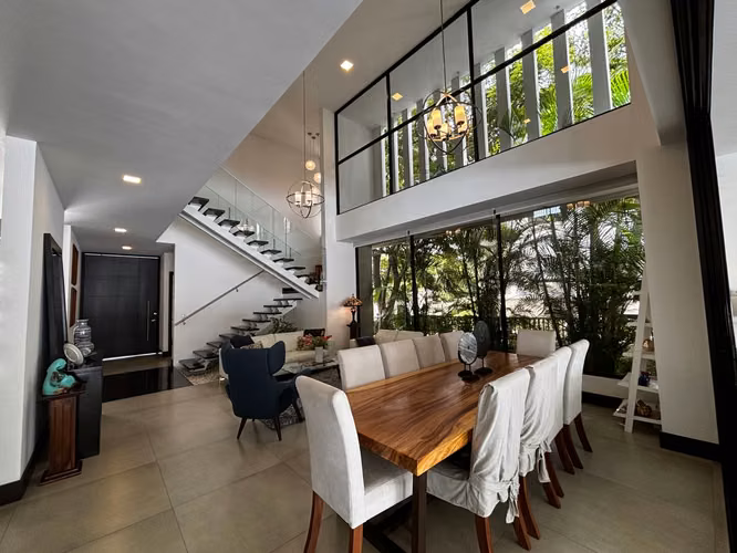 VENTA DE CASA EN BOSQUES DEL CARAO CONTEMPORÁNEA DE LUJO