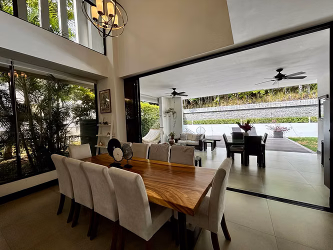 VENTA DE CASA EN BOSQUES DEL CARAO CONTEMPORÁNEA DE LUJO