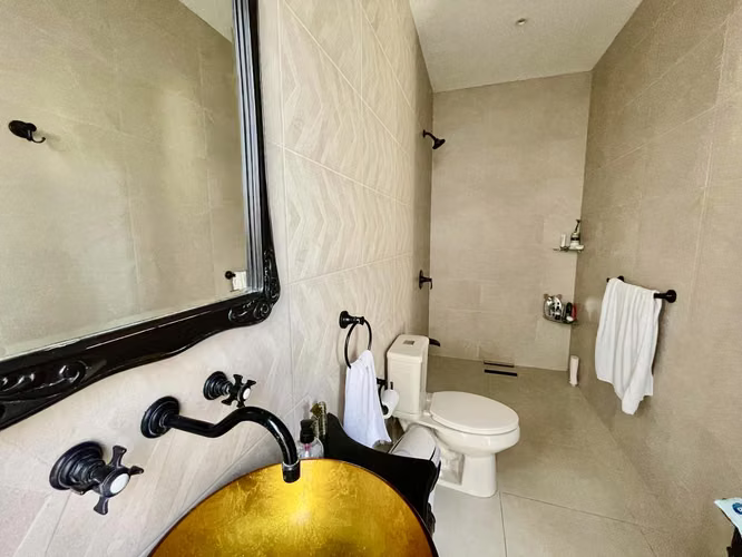 Oportunidad Única en Grecia: 2 Casas Independientes en una Sola. Ideal para vivir o invertir - Imagen 11
