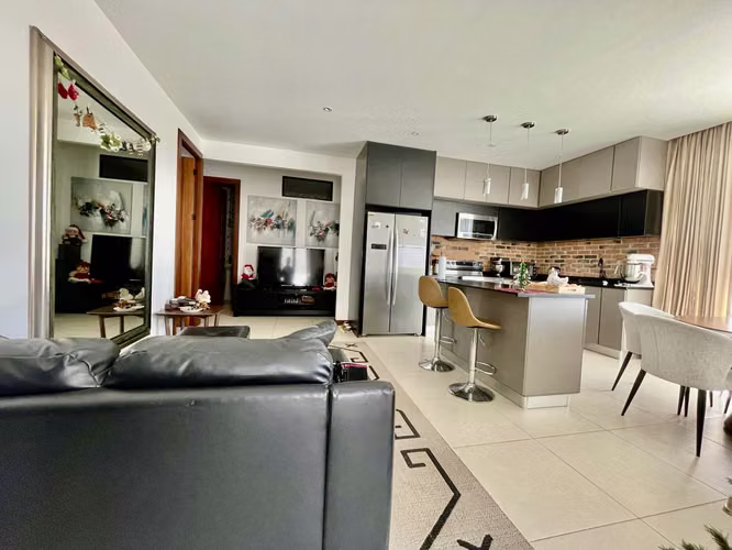 Oportunidad Única en Grecia: 2 Casas Independientes en una Sola. Ideal para vivir o invertir - Imagen 3