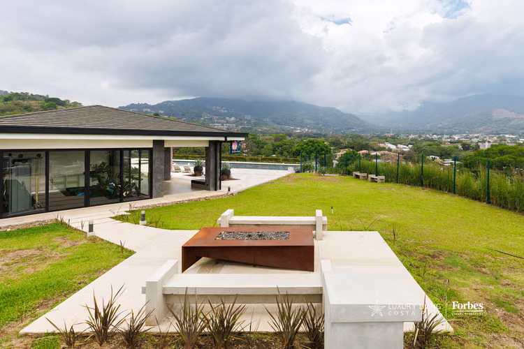21423 - Casa moderna 4 hab, oficina, terraza y piscina en Vista Real