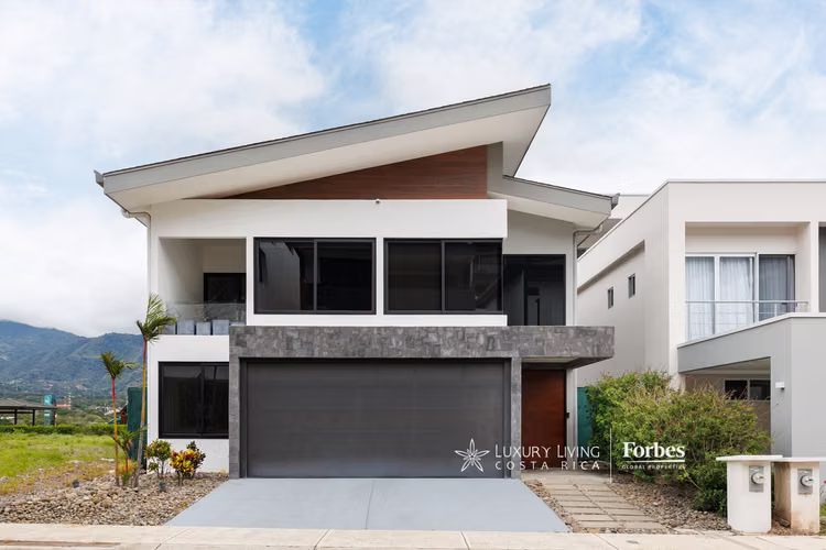 21423 - Casa moderna 4 hab, oficina, terraza y piscina en Vista Real