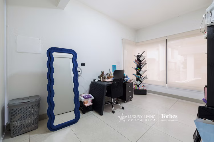 21423 - Casa moderna 4 hab, oficina, terraza y piscina en Vista Real