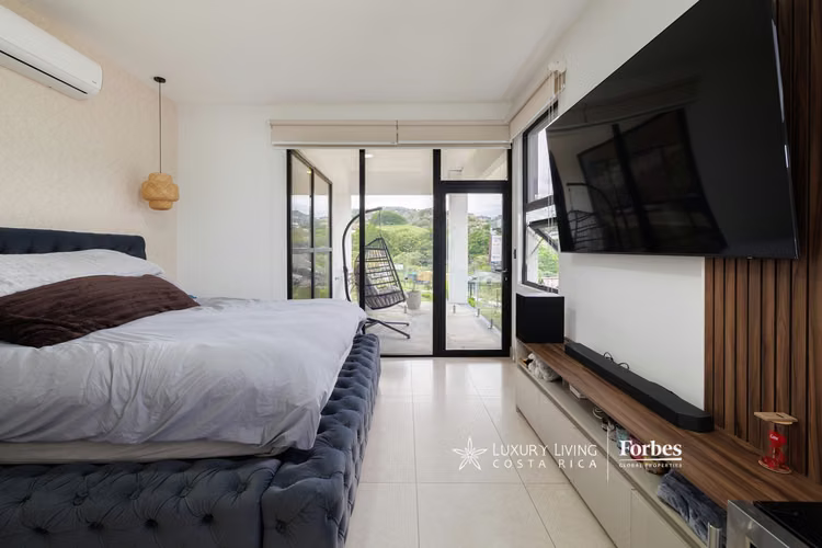 21423 - Casa moderna 4 hab, oficina, terraza y piscina en Vista Real