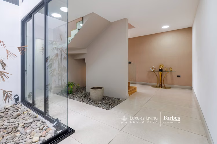21423 - Casa moderna 4 hab, oficina, terraza y piscina en Vista Real