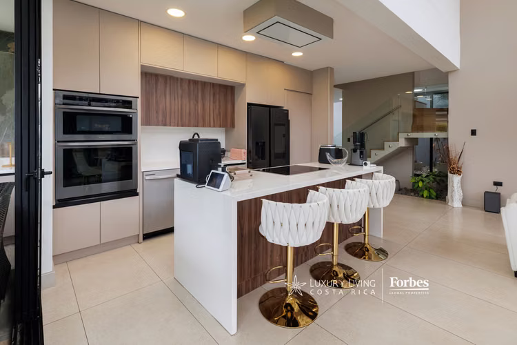 21423 - Casa moderna 4 hab, oficina, terraza y piscina en Vista Real