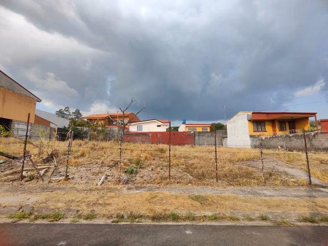 Lotes en Venta. Residencial Los Adobes, Alajuela - Imagen 2