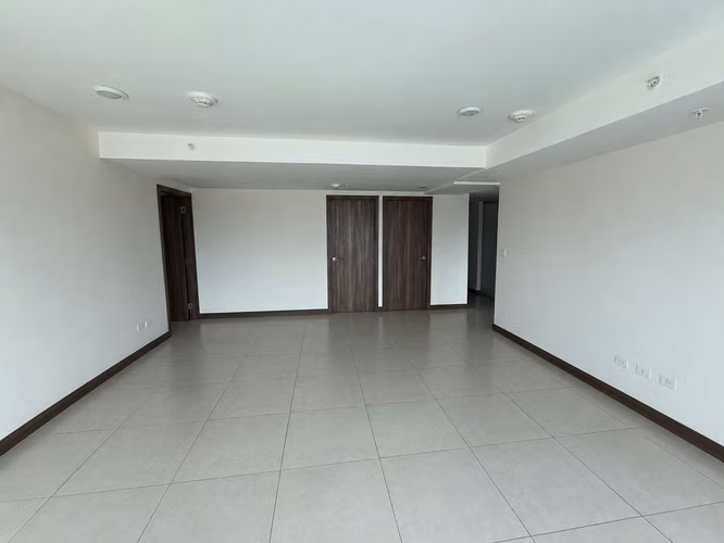 Venta Apartamento, los Yoses, San Pedro, con vista, 2 parqueos, línea blanca - Imagen 4