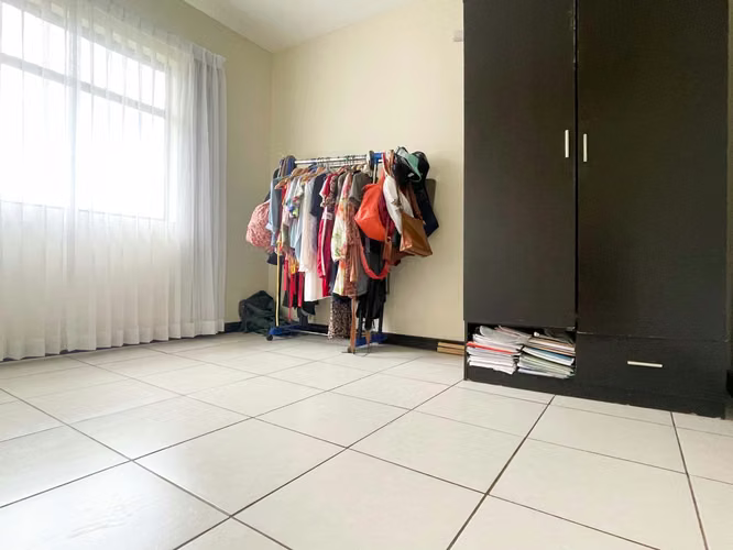 Venta de casa de 2 niveles en Paraiso de Cartago.