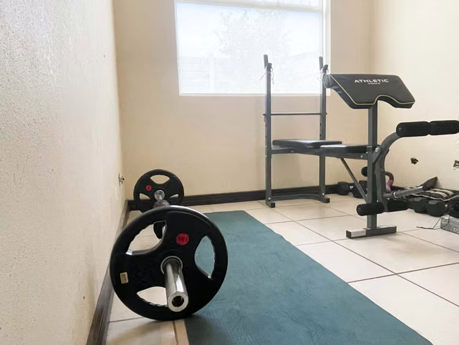Venta de casa de 2 niveles en Paraiso de Cartago.