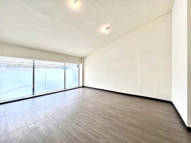 Alquiler de local comercial u oficina en Escazú. ¡Oportunidad en ubicación estratégica!