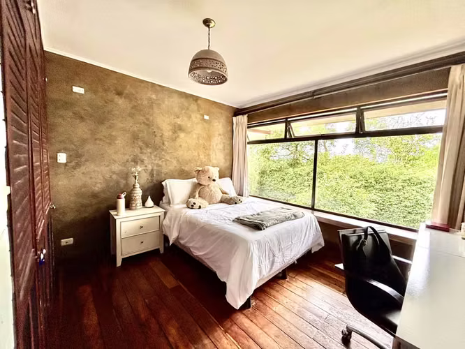 Venta de Casa en San Isidro de Heredia . Casa Moderna estilo Rústica - 600 m² de Terreno