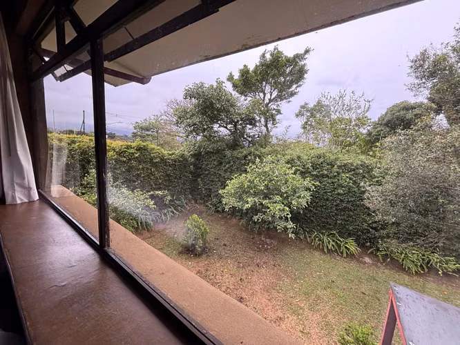Venta de Casa en San Isidro de Heredia . Casa Moderna estilo Rústica - 600 m² de Terreno
