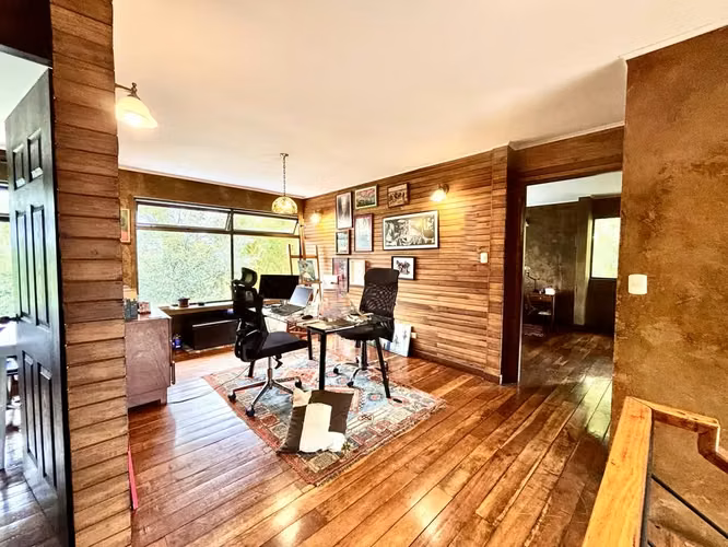 Venta de Casa en San Isidro de Heredia . Casa Moderna estilo Rústica - 600 m² de Terreno