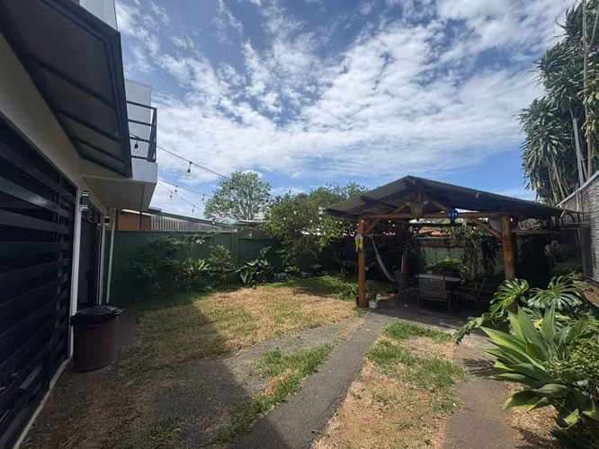 Venta de Casa en Residencial de Santa BarbaraHeredia