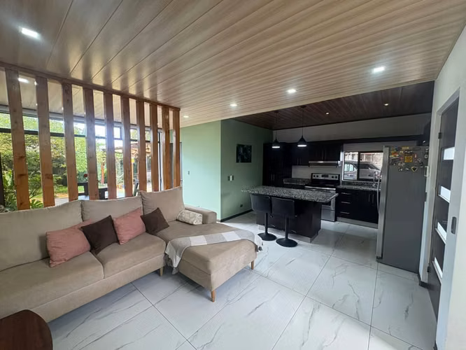 Venta de Casa en Residencial de Santa BarbaraHeredia