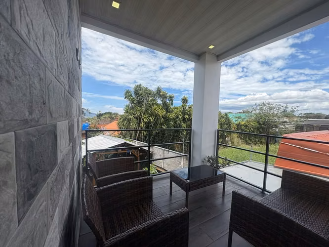 Venta de Casa en Residencial de Santa BarbaraHeredia