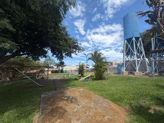 Venta de Casa en Residencial de Santa BarbaraHeredia