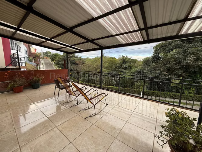 Casa en Venta en Guadalupe, Condominio, 4 Hab (1 en Primer Nivel) Cerca de la UCR - Imagen 13