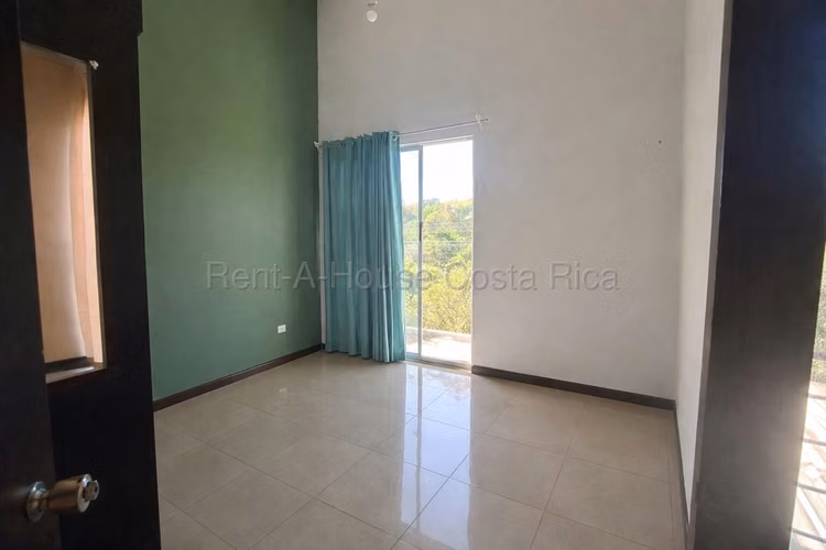 Casa en Venta en Guadalupe, Condominio, 4 Hab (1 en Primer Nivel) Cerca de la UCR - Imagen 11