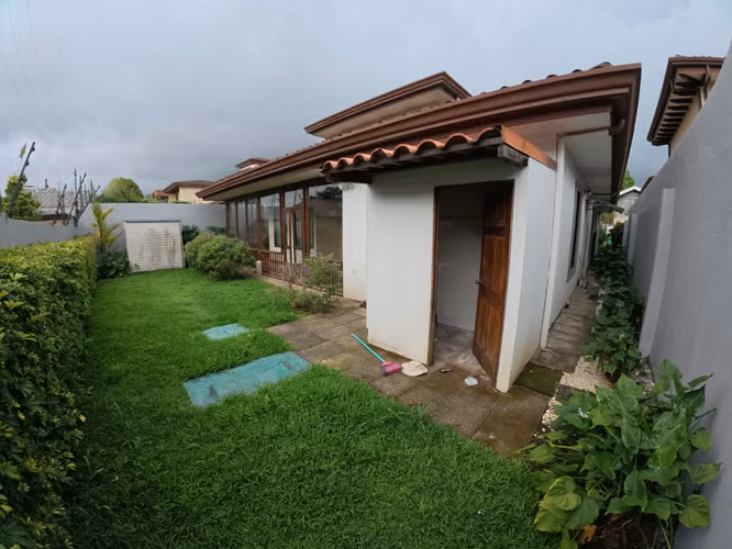 VENTA CASA LUJO SANTO DOMINGO DE HEREDIA