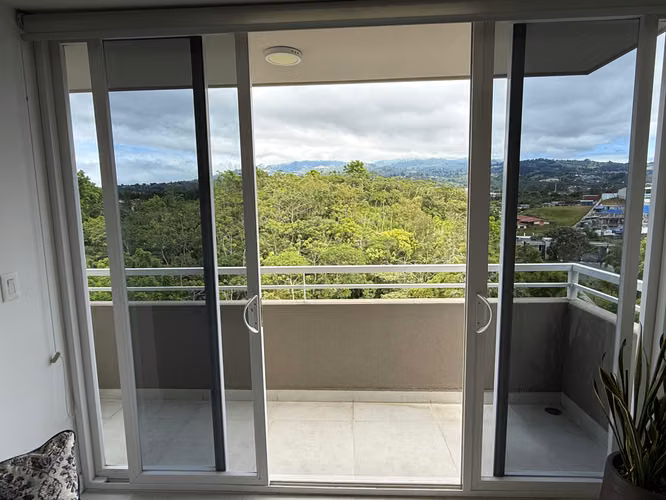 Alquilo apartamento con o sin muebles espectacular vista y en piso 7 doble balcón - Imagen 9