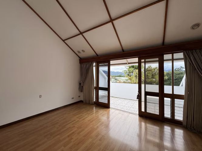 Venta de casa en Guayabos de Curridabat