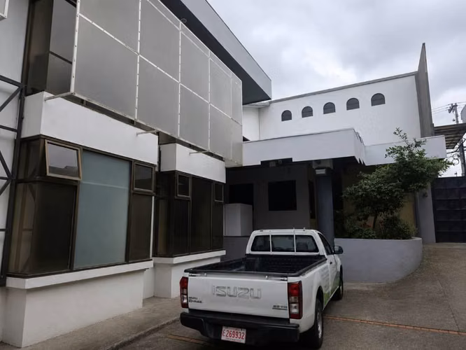 Propiedad Comercial Premium en Tres Ríos Frente a Calle Principal
